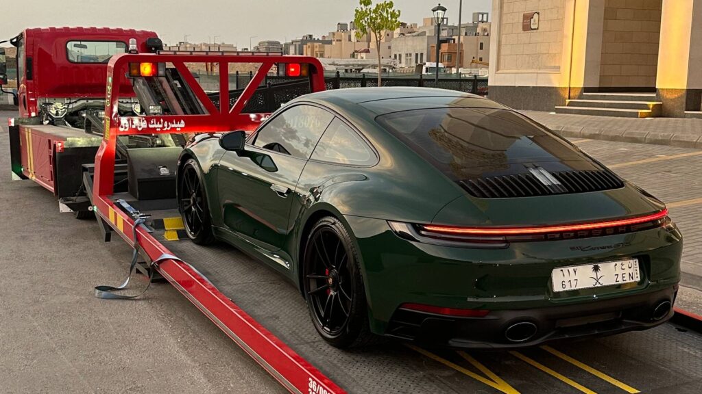 سطحة حي القيروان شمال الرياض سحب ونقل سيارات